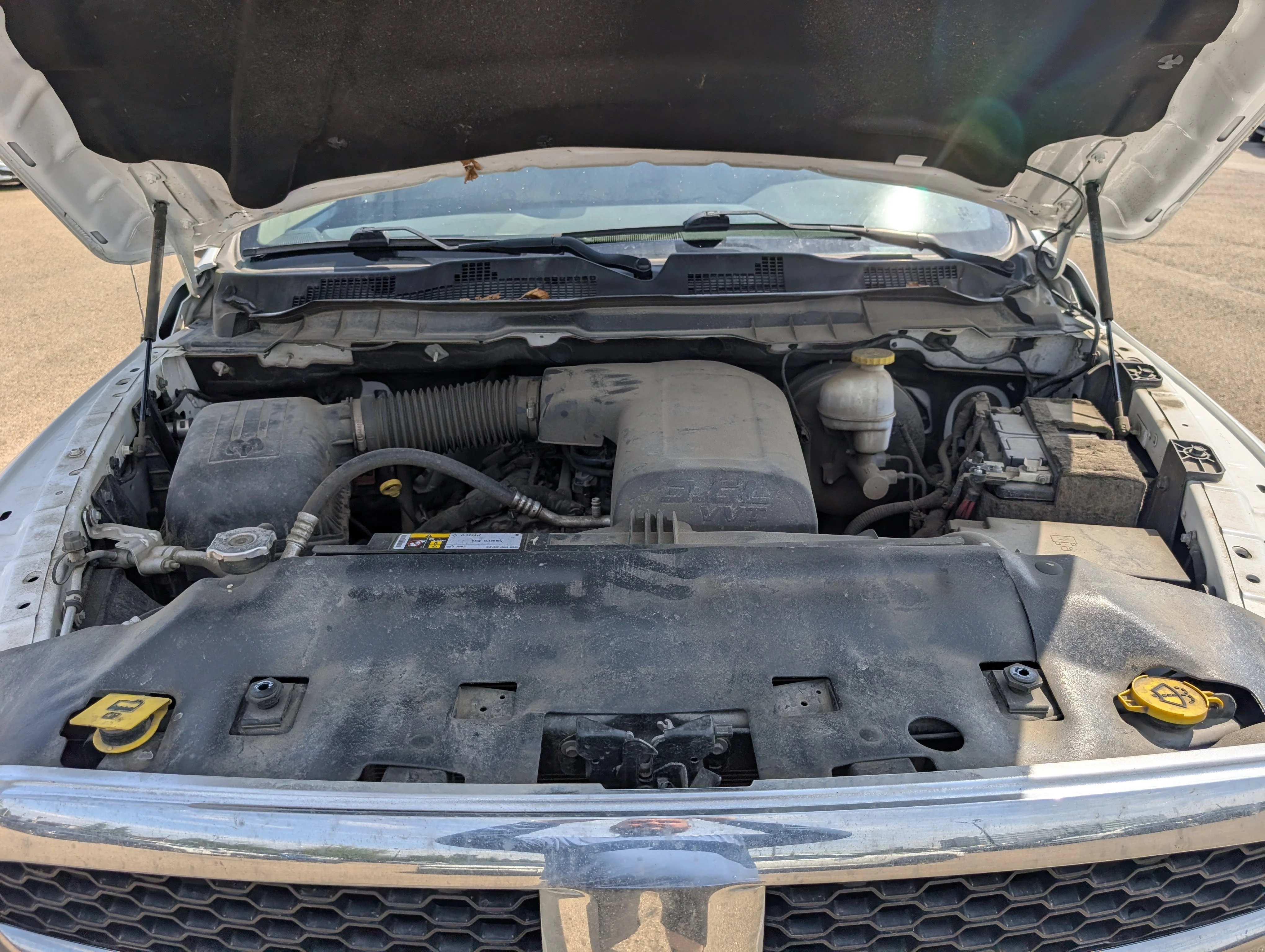 Used 2019 Bright White Ram ST image 32