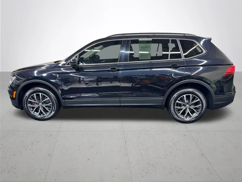 Used 2019 Black Volkswagen 2.0T SE image 3