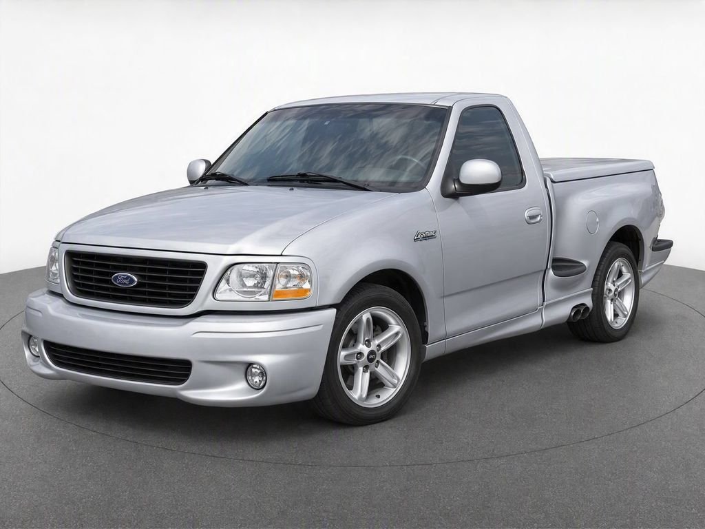 Used 2001  Ford SVT Lightning image 3
