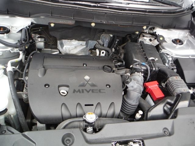Used 2023  Mitsubishi  image 5
