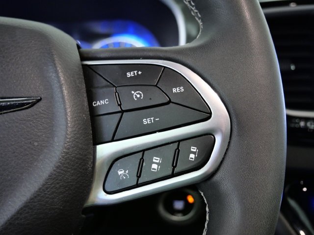 Used 2025 Black Chrysler Select image 25