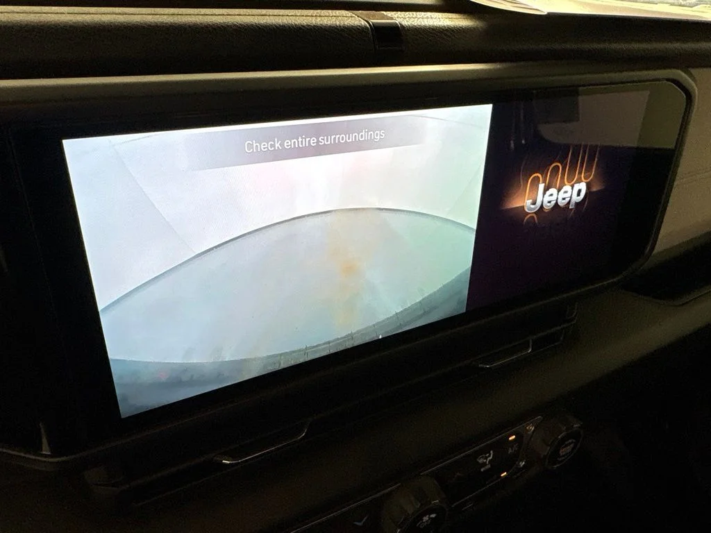 Used 2025 Crystal Metallic Jeep Sport S image 33