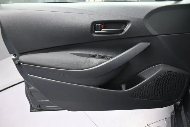 Used 2025  Toyota LE image 21