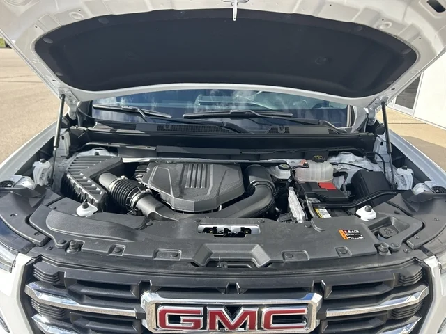 Used 2025 WHITE GMC FWD Elevation image 13
