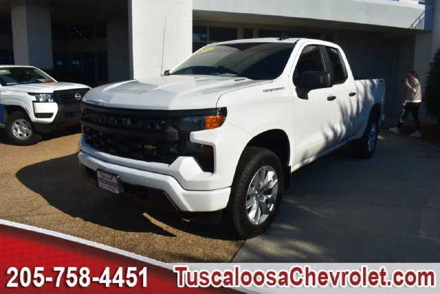 Used 2025 Summit White Chevrolet Custom image 5
