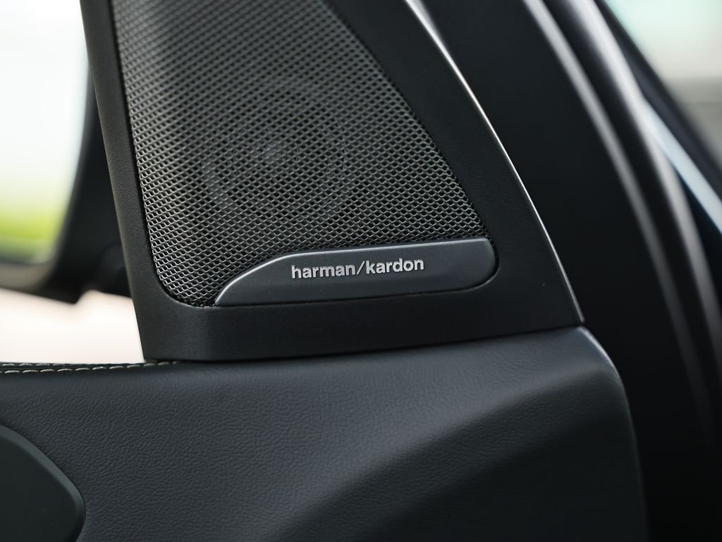 New 2027 Blue Ridge Mountain Metallic BMW xDrive40i image 18