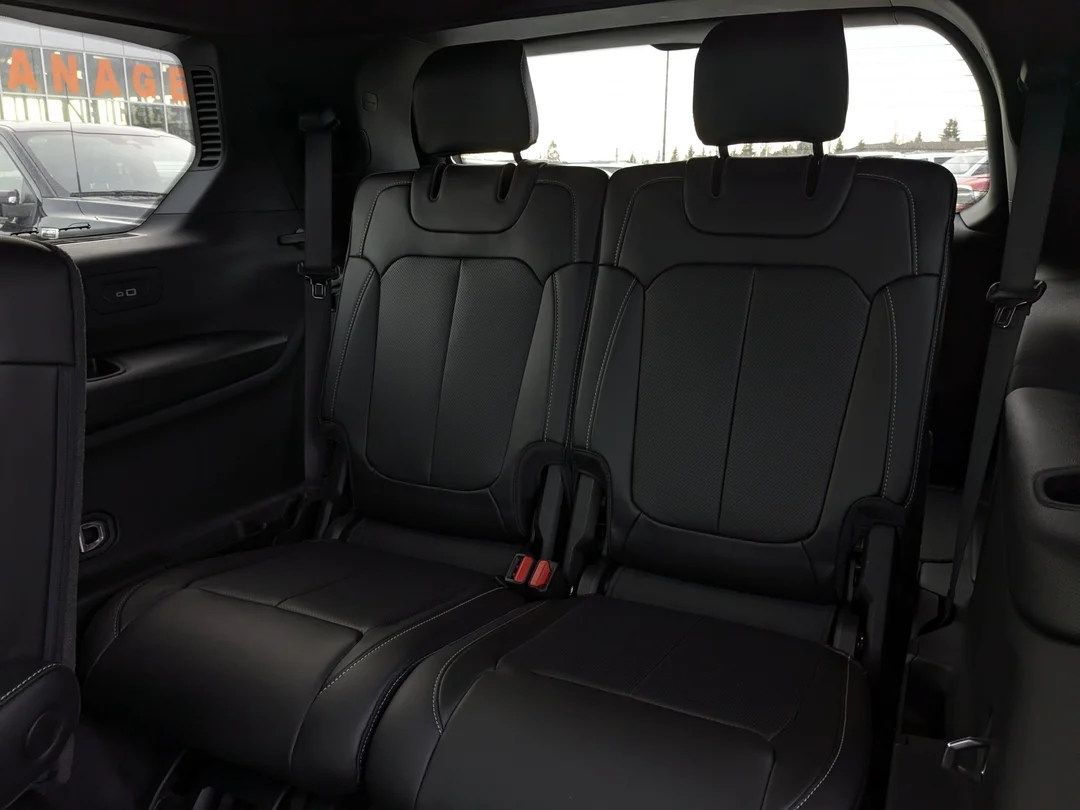 New 2025 Black Jeep Limited - - 4x4 - Luxury Tech II - Black App Pkge - Panoramic Sunroof & More! image 31