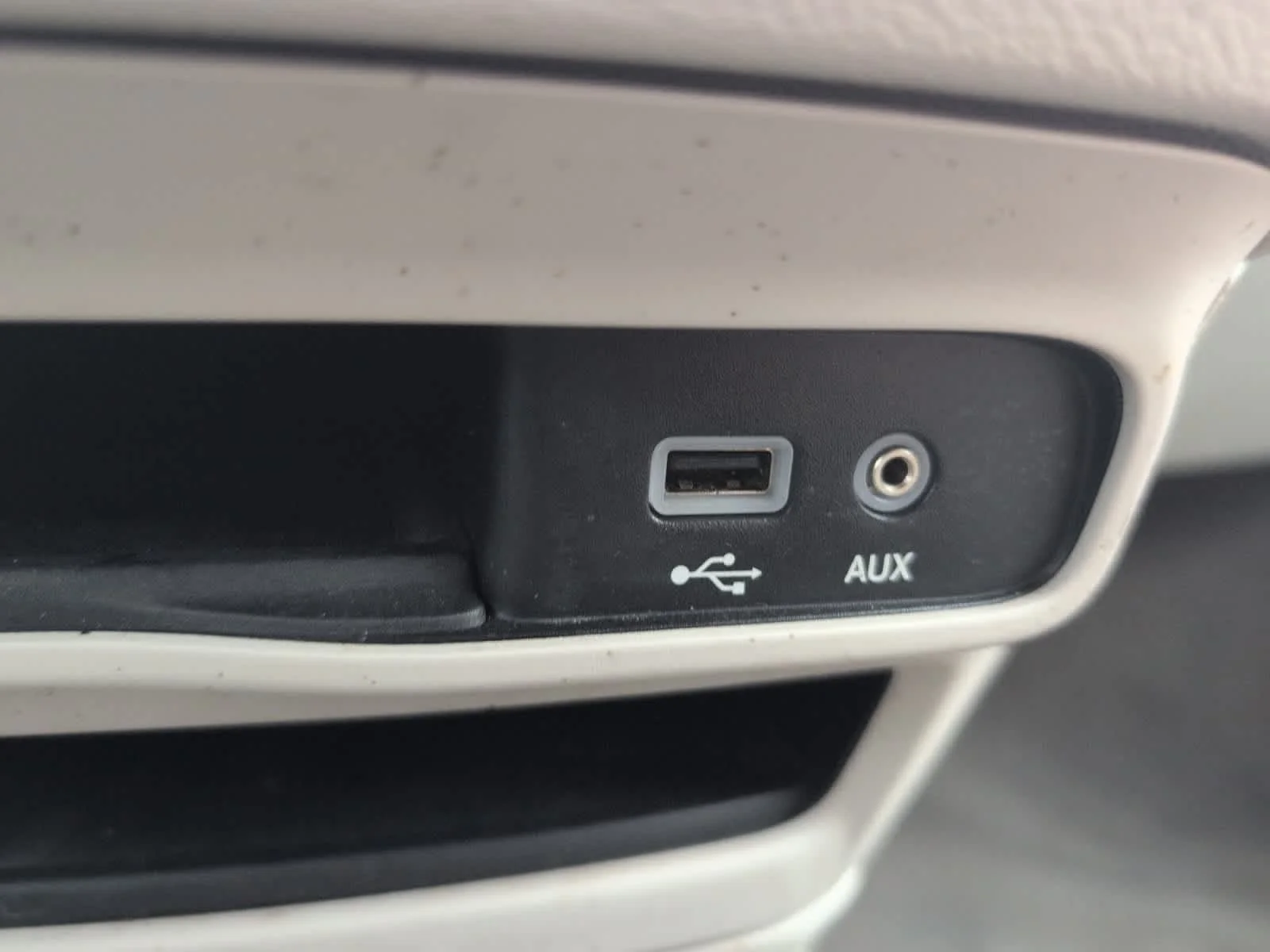 Used 2017 Velvet Red Pearlcoat Chrysler Touring image 26