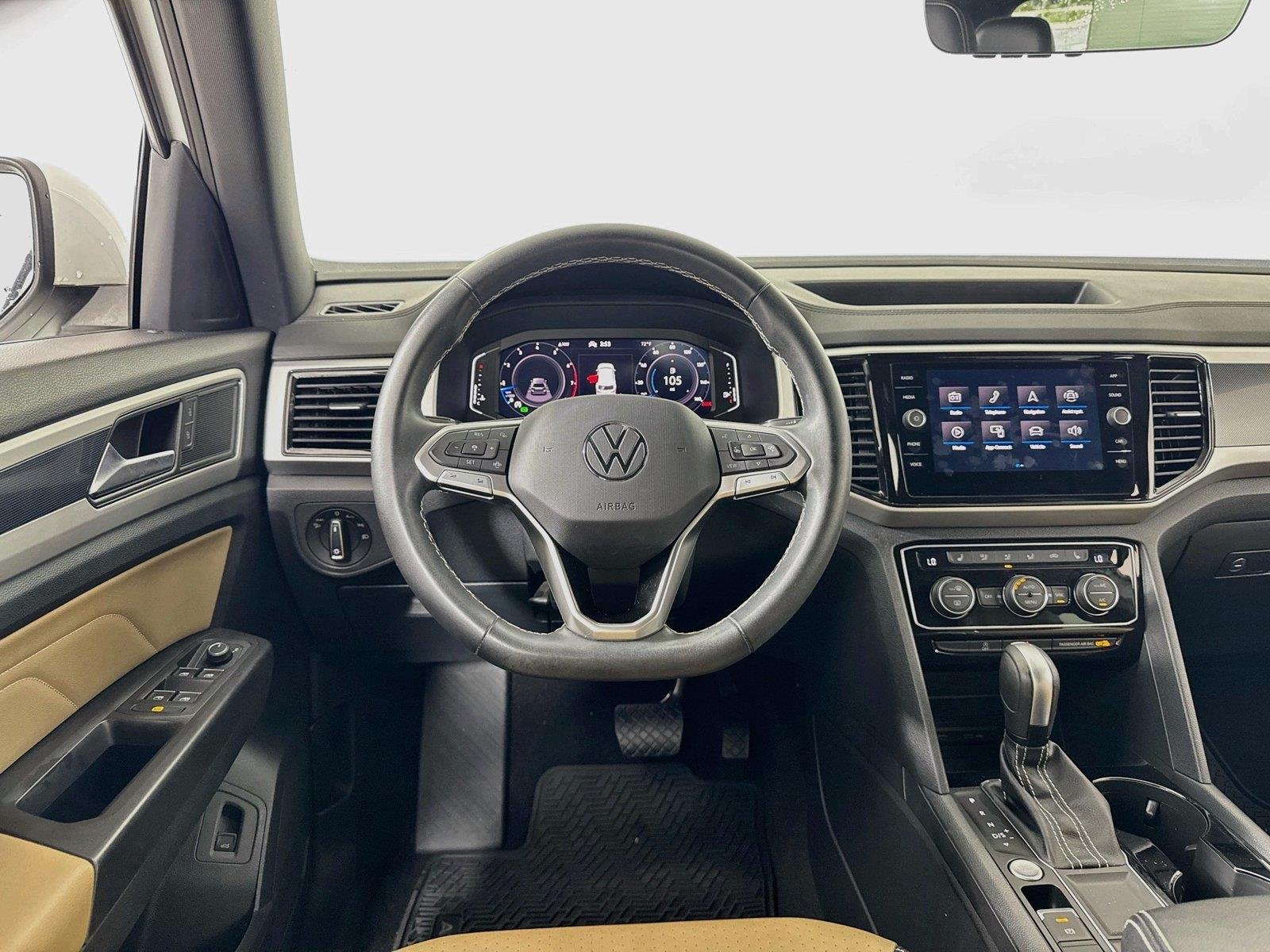 Used 2023 Pure White Volkswagen 3.6L V6 SE w/Technology image 21