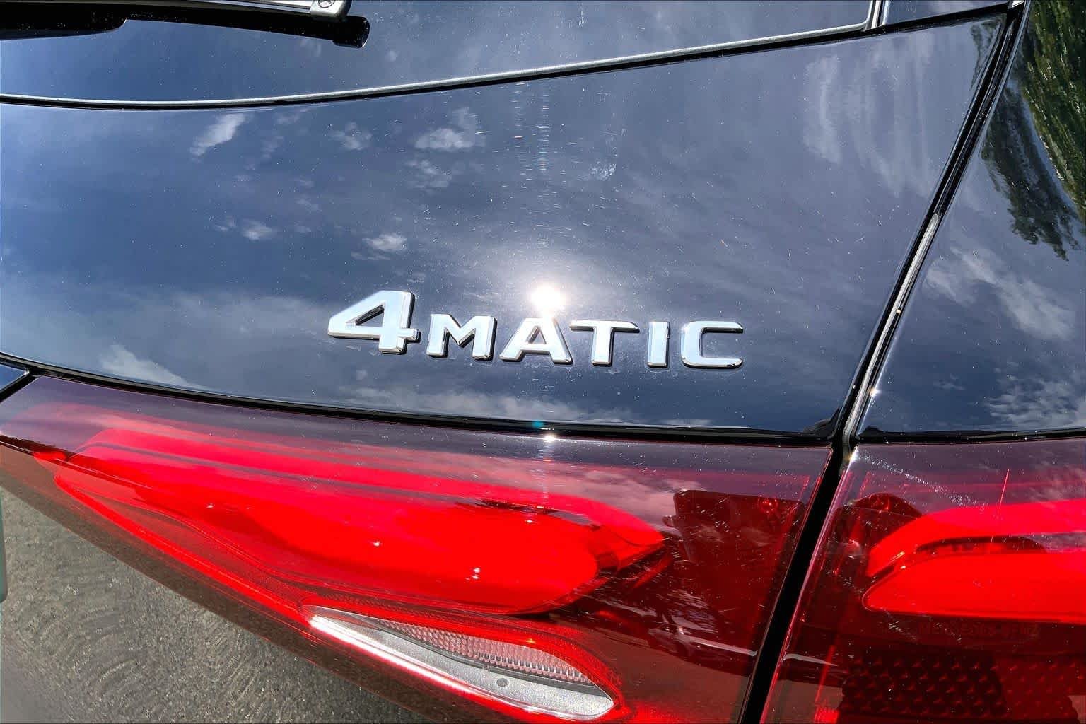 Used 2024 Black Mercedes-Benz GLC 300 image 31