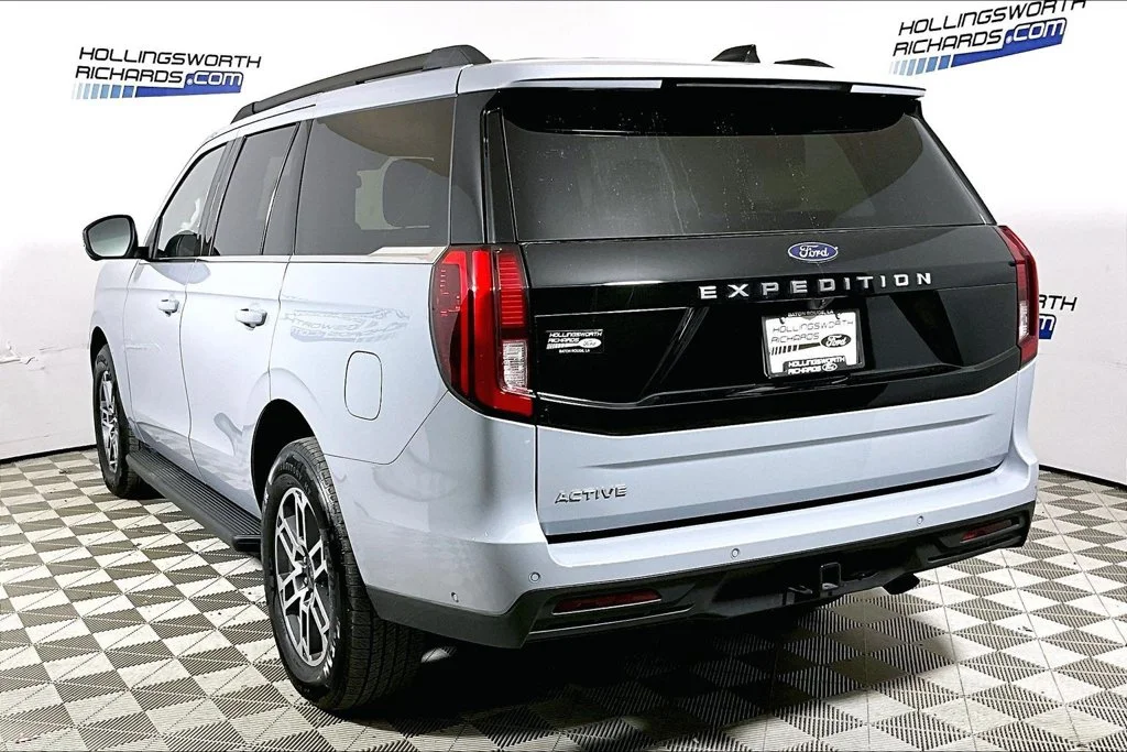 Used 2025 Gray Metallic Ford Active image 8