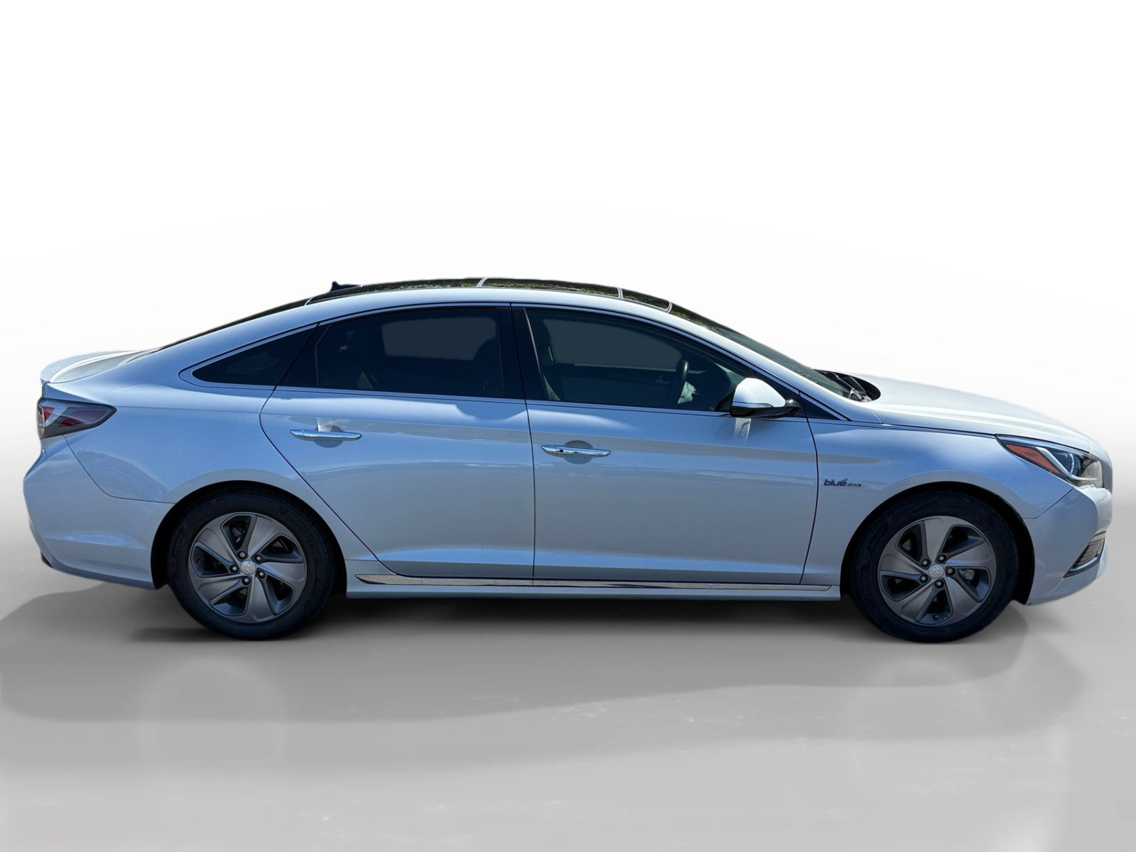 Used 2017 Silver Hyundai Limited image 6