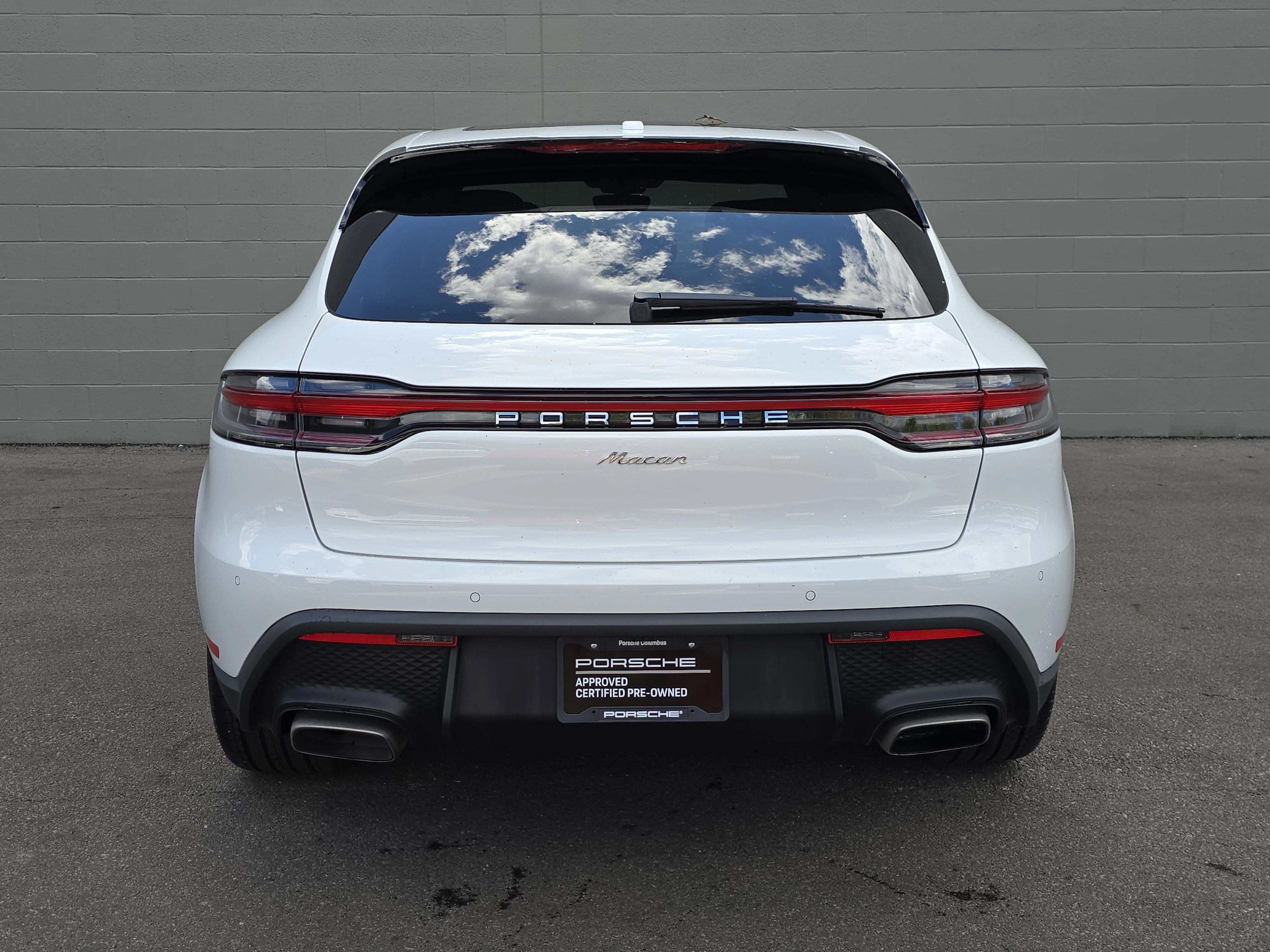 2025 Porsche Macan T - Photo 8