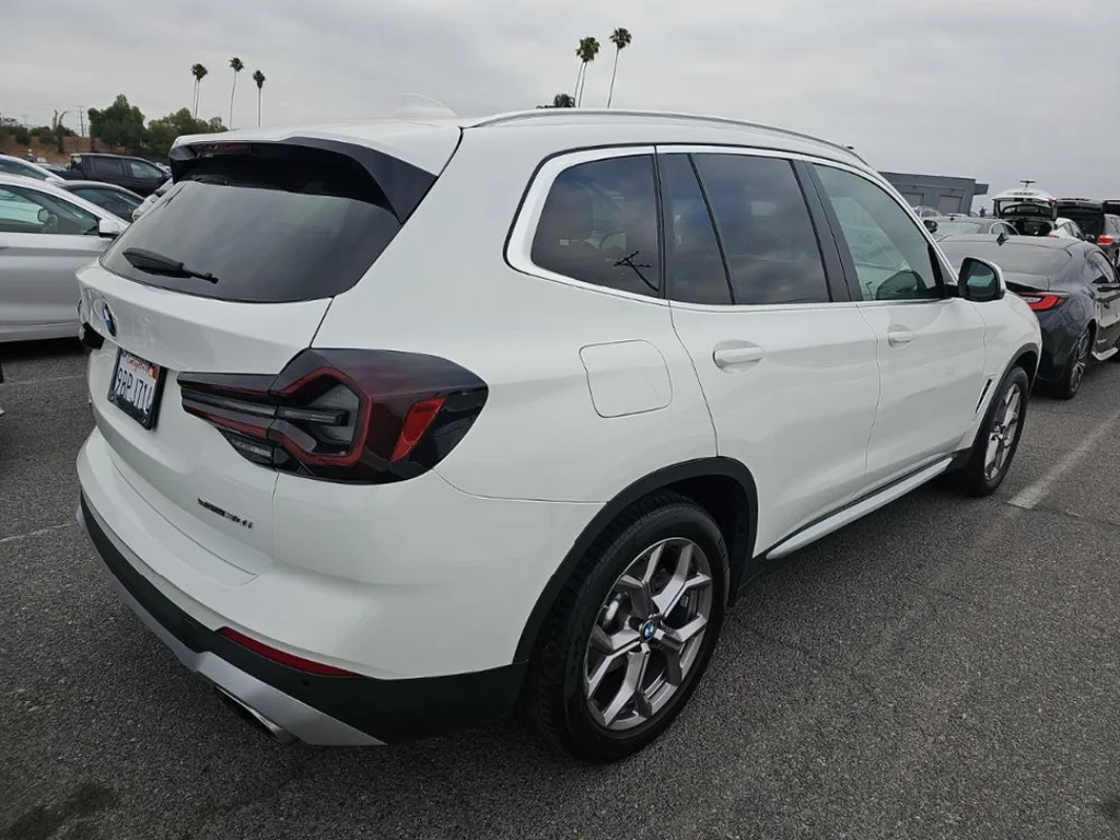Used 2023 White BMW sDrive30i image 2