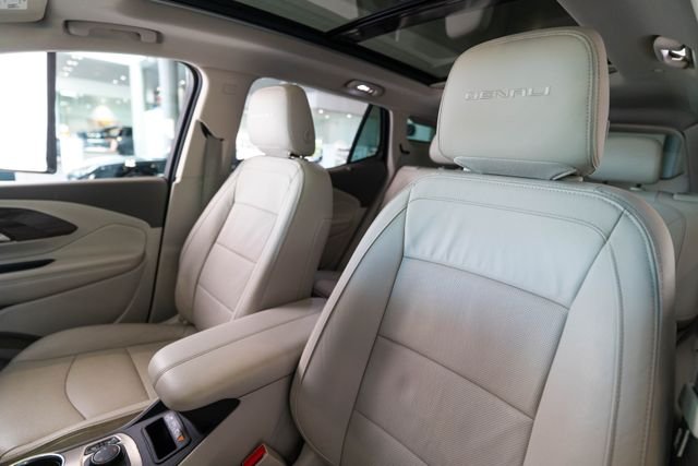 Used 2019 White GMC Denali image 5