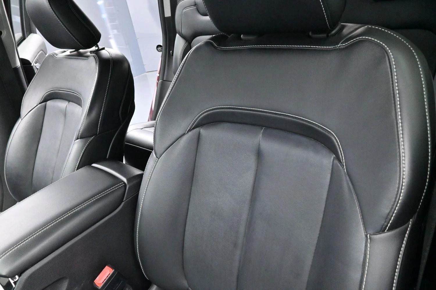 Used 2022 Red Jeep Limited image 16