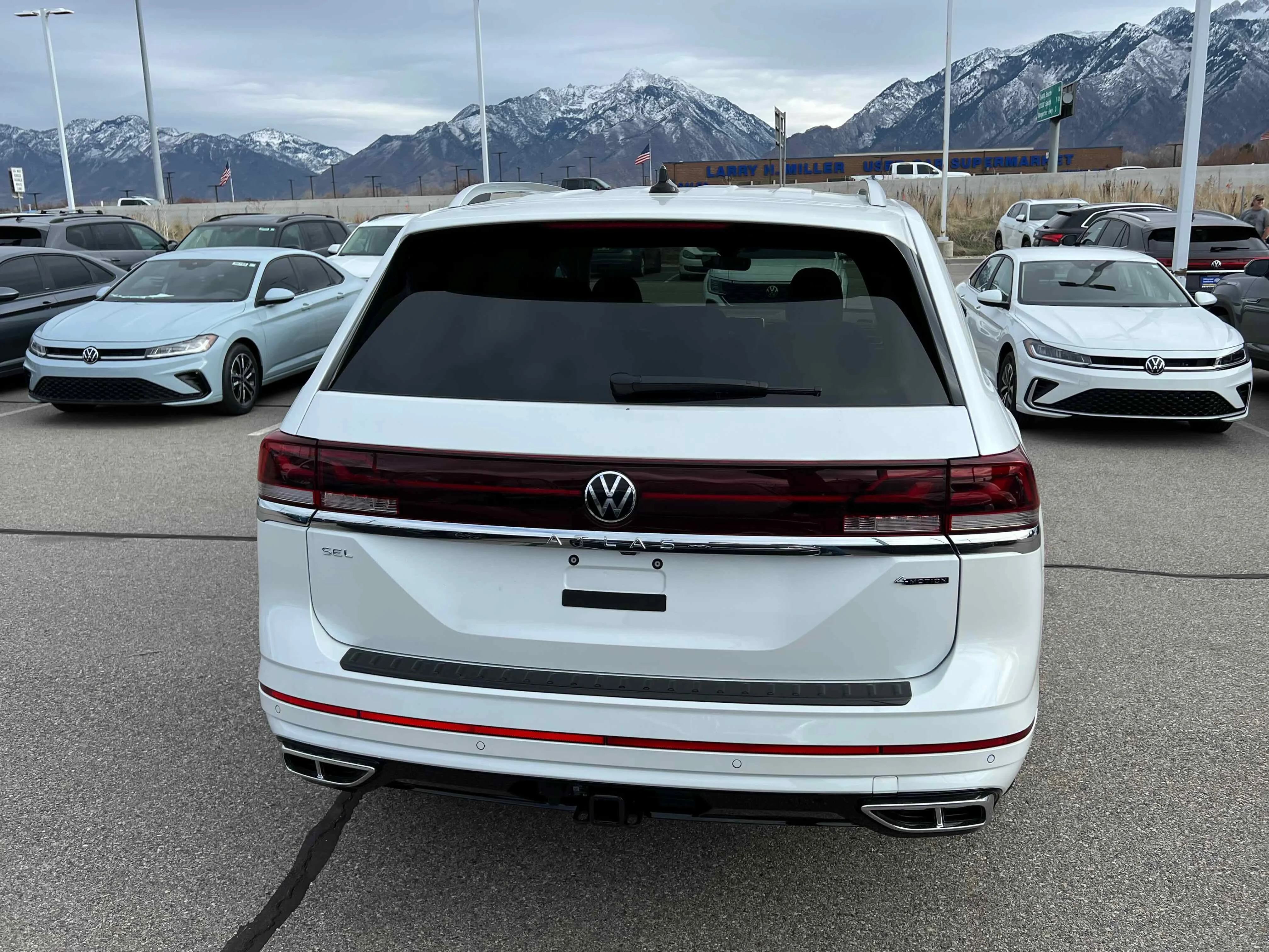 New 2026 Opal White Volkswagen 2.0T SEL Premium R-Line image 10