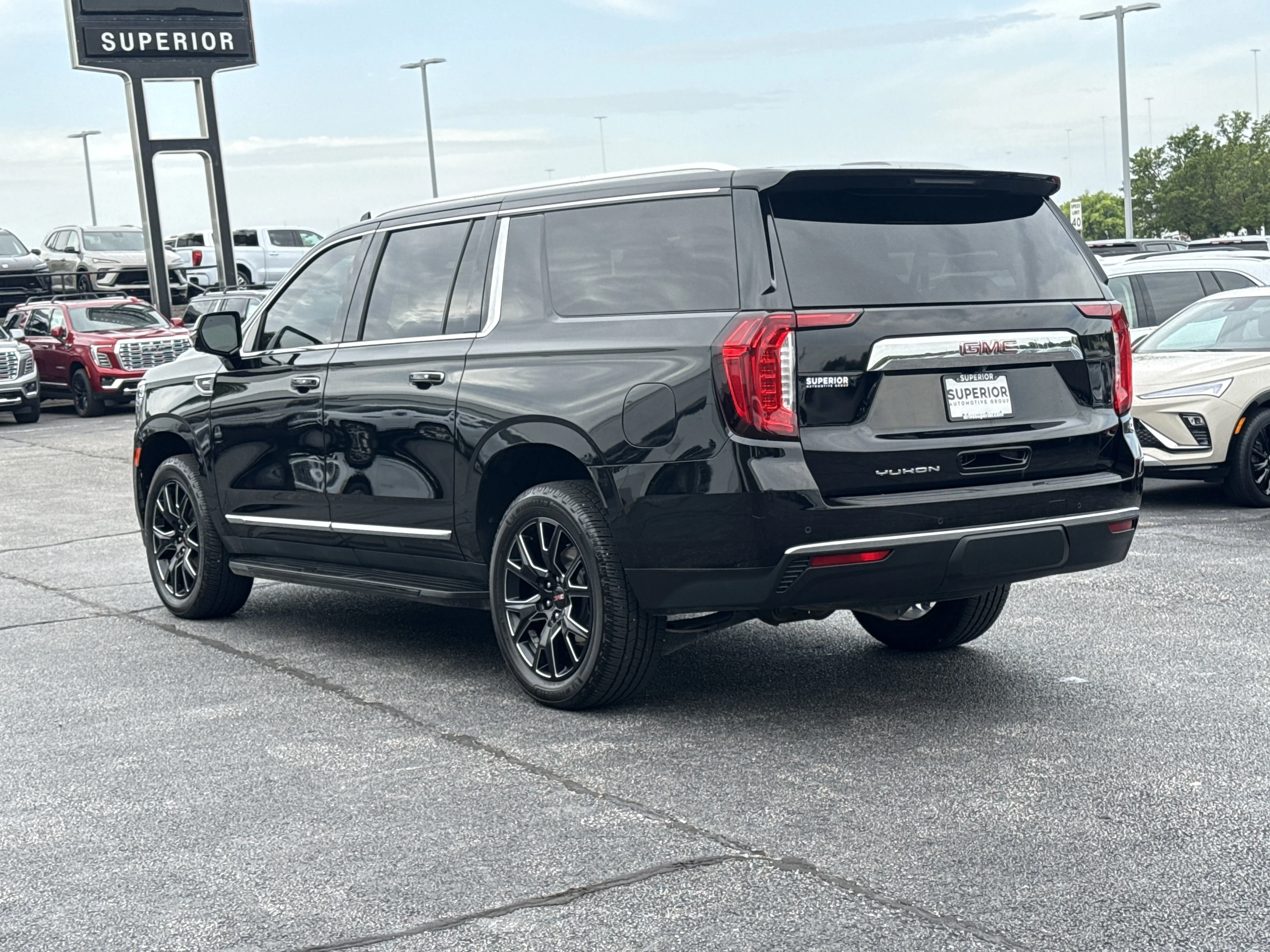 Used 2023 Onyx Black GMC SLT 4WD image 13