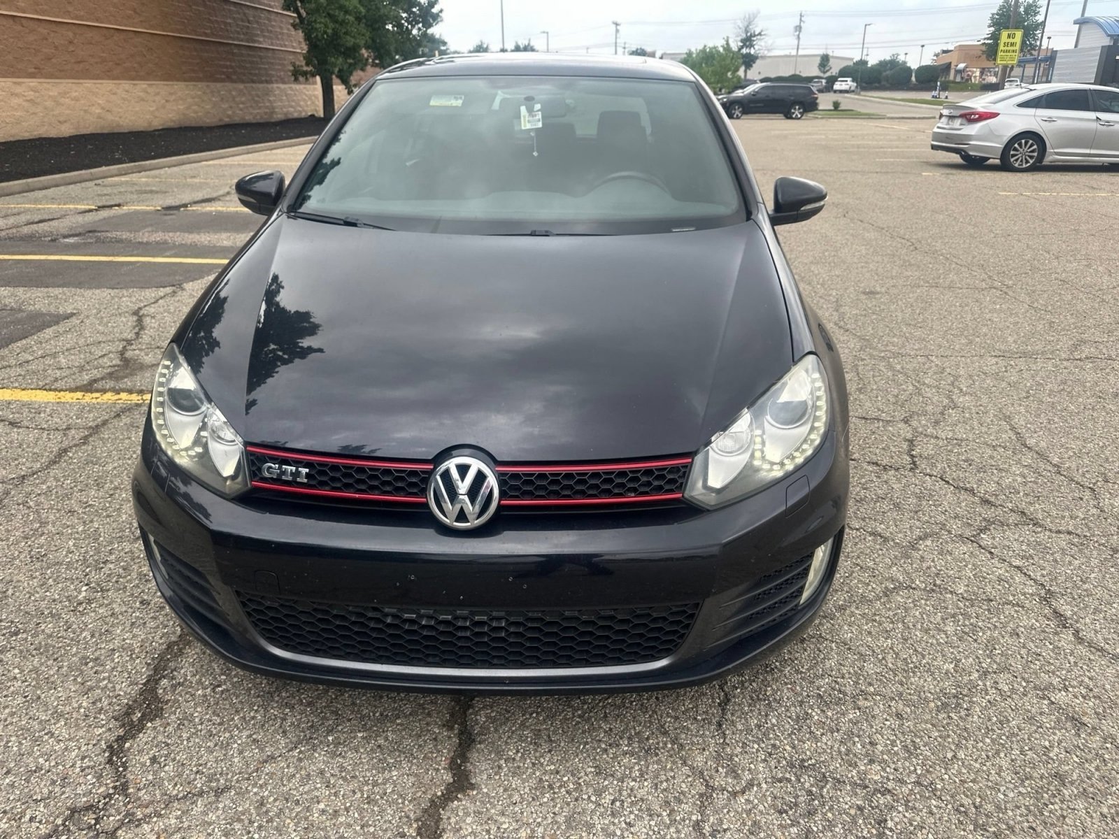 Used 2014 Deep Black Pearl Volkswagen Driver