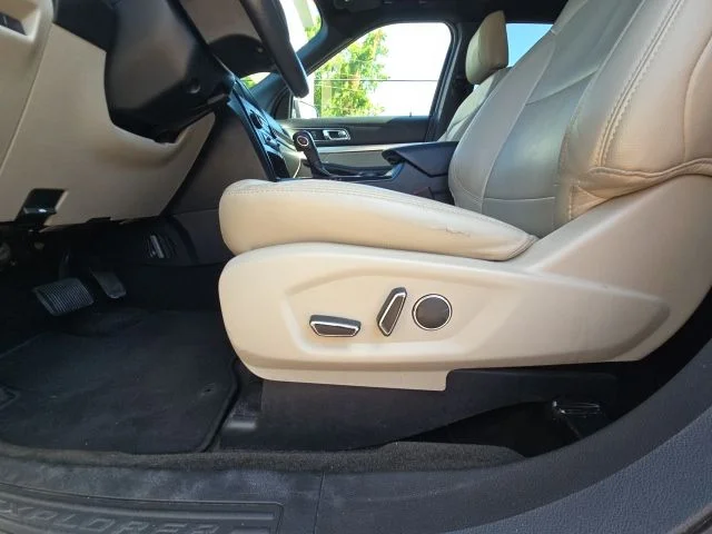 Used 2018 Gray Ford XLT image 24