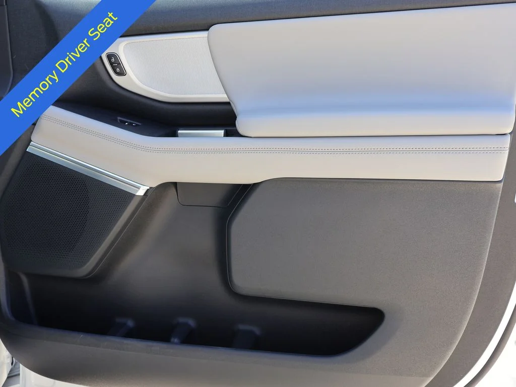 New 2026 Star White Metallic Tri-Coat Ford MAX Active image 9