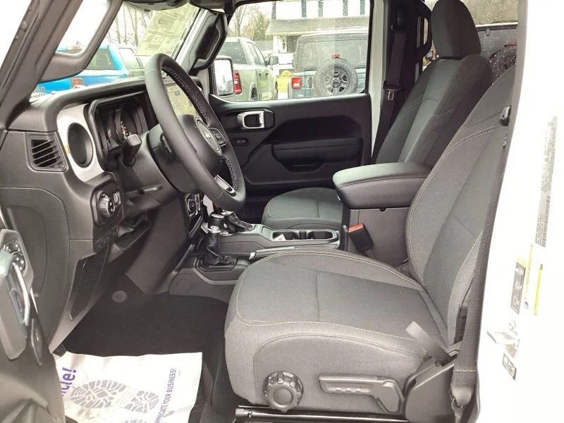 New 2026 Bright White Clear-Coat Exterior Paint Jeep Sport S image 25