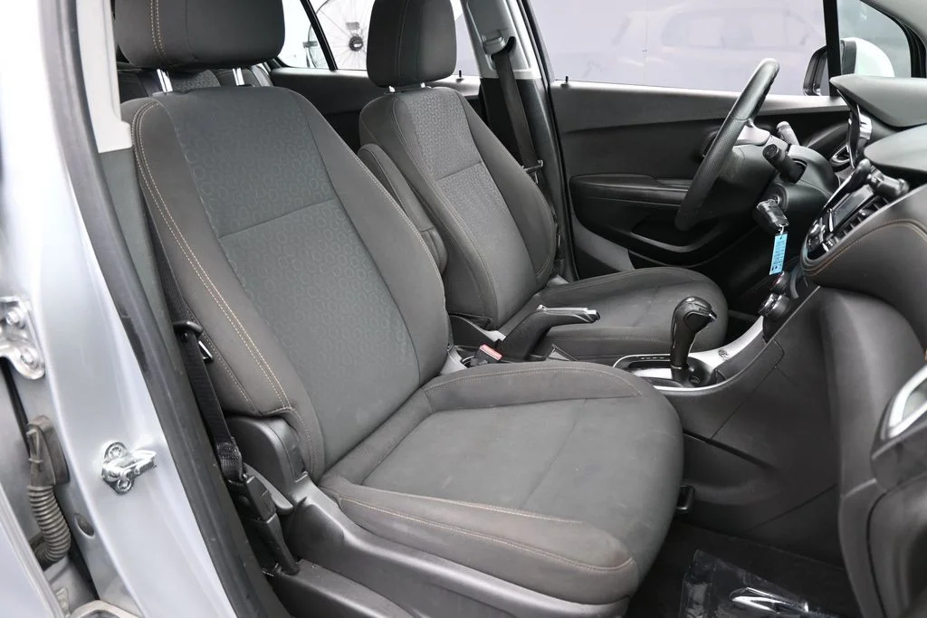 Used 2017 Silver Ice Metallic Chevrolet LS image 41