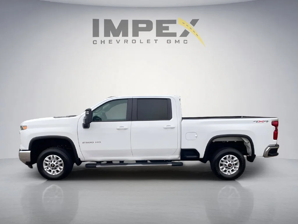 Used 2026 Summit White Chevrolet LT image 2