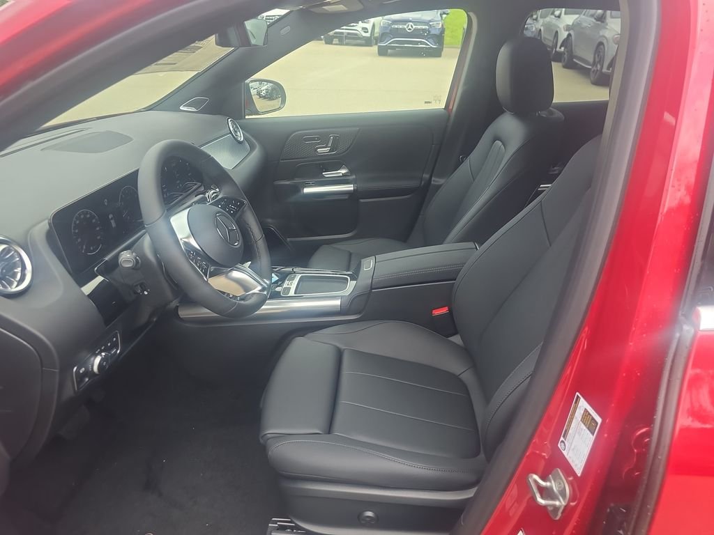 New 2026 MANUFAKTUR Patagonia Red Metallic Mercedes-Benz GLA 250 image 9