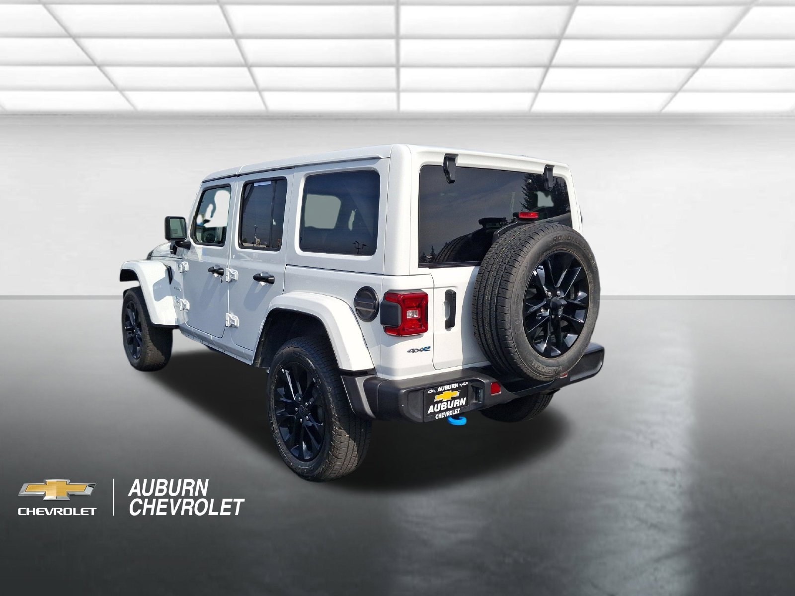 Used 2024 White Jeep Sahara 4xe image 8