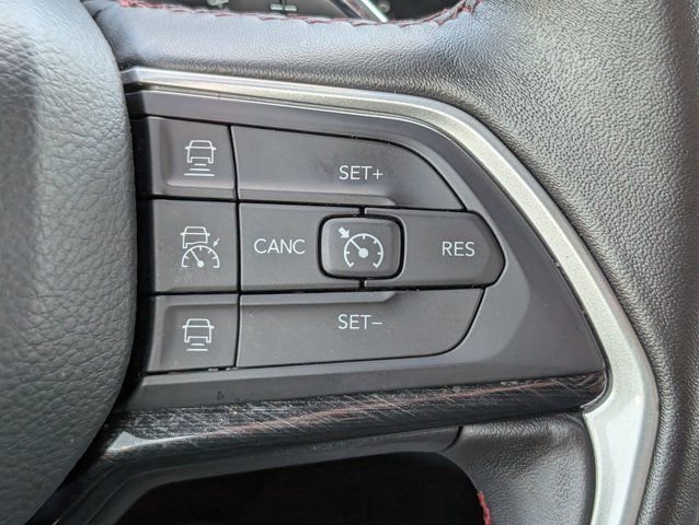 Used 2022 White Jeep Trailhawk image 26