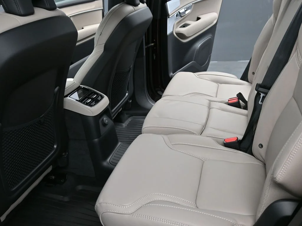 New 2026 Mulberry Red Volvo T8 Ultra image 14