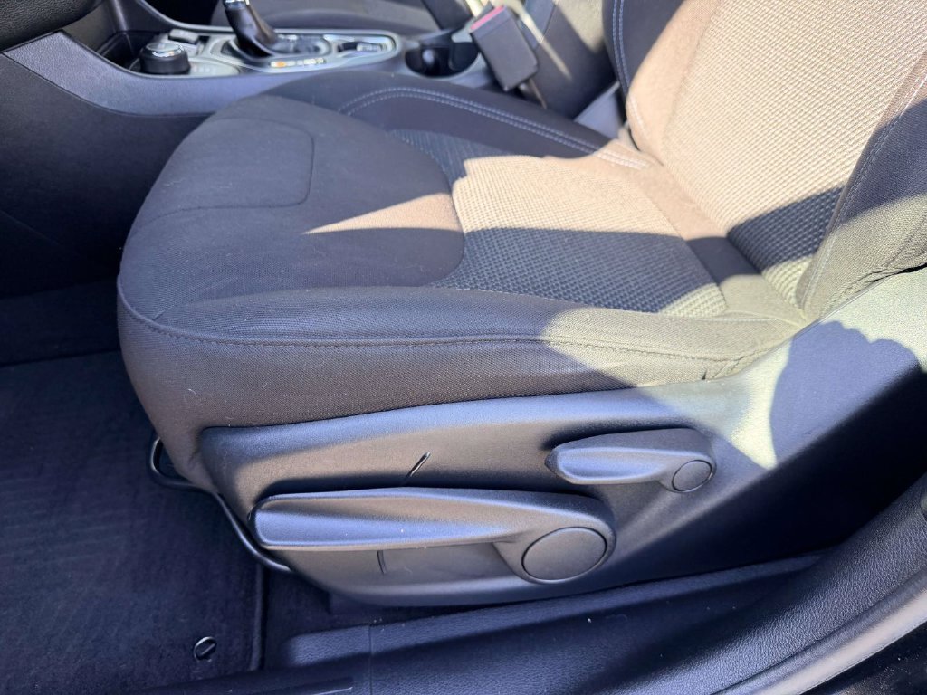 Used 2020 Black Jeep Latitude image 14