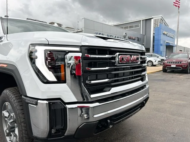 New 2026 Summit White GMC SLT image 4