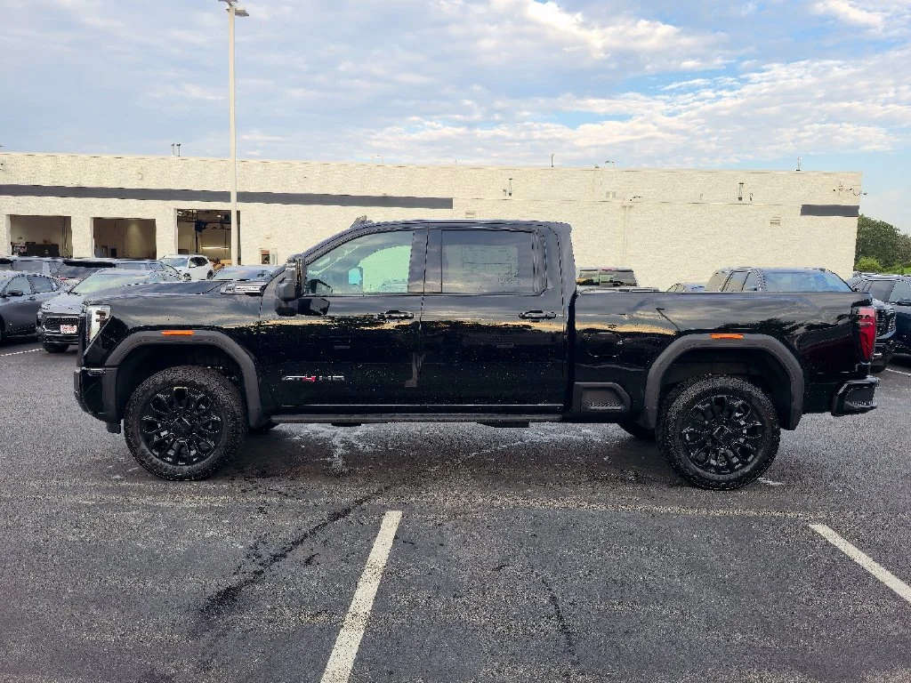 2026 GMC Sierra 2500HD AT4 - Photo 7