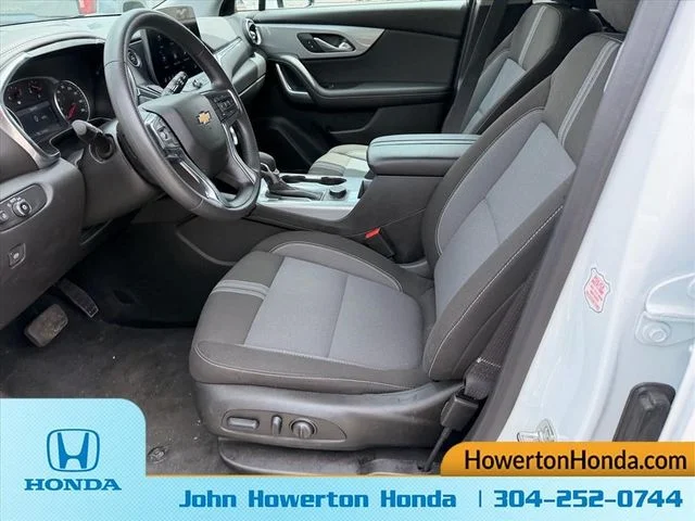Used 2025 White Chevrolet LT image 12