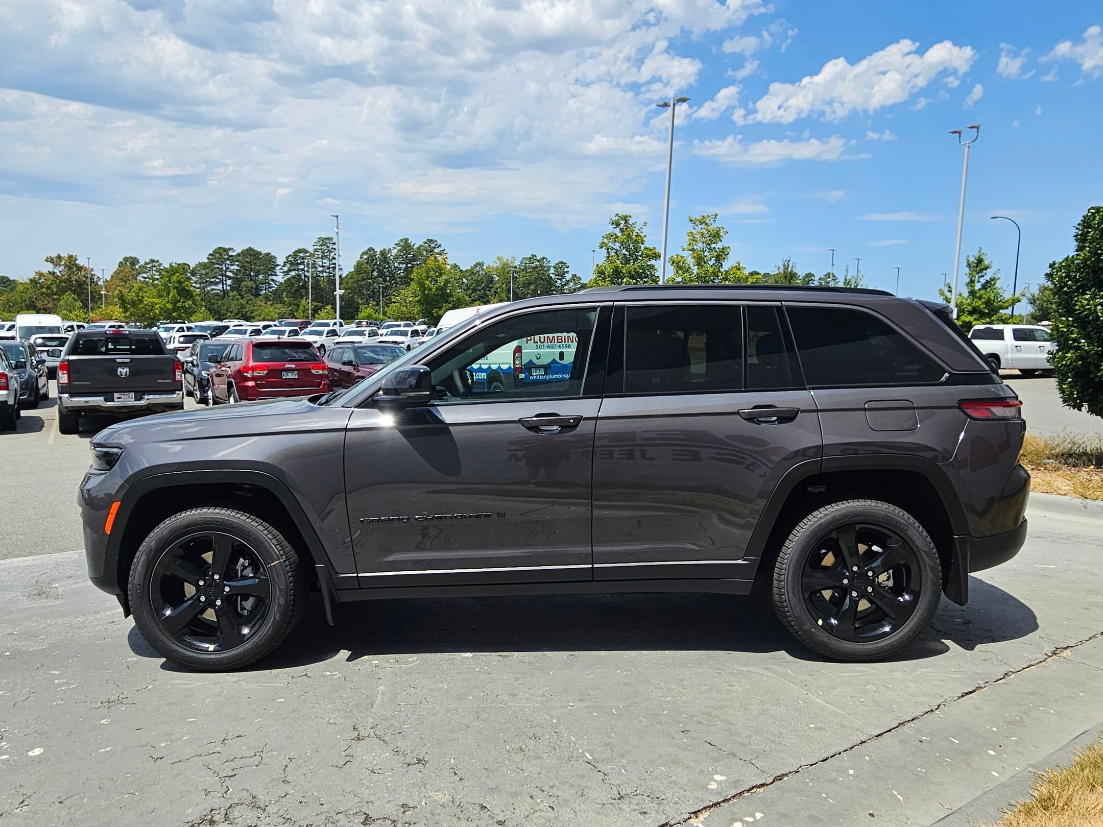 New 2026 Baltic Gray Metallic Clearcoat Jeep Limited image 4