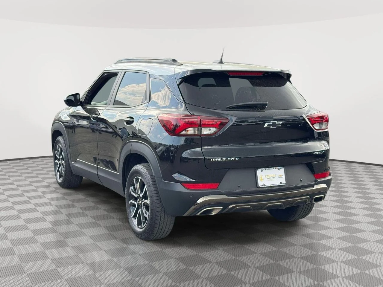 Used 2023 Mosaic Black Metallic Chevrolet FWD ACTIV image 6