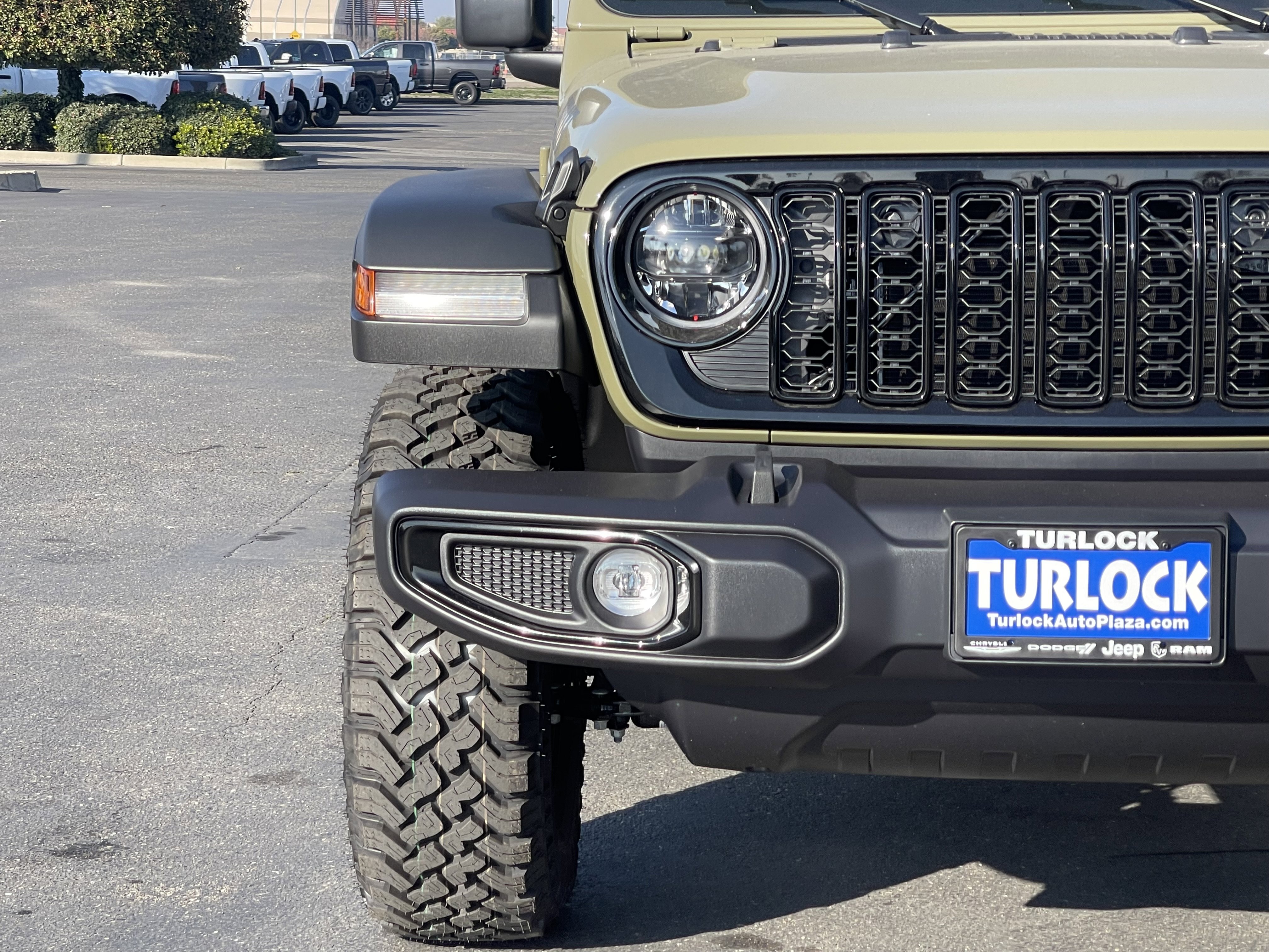 View vehicle photo 7