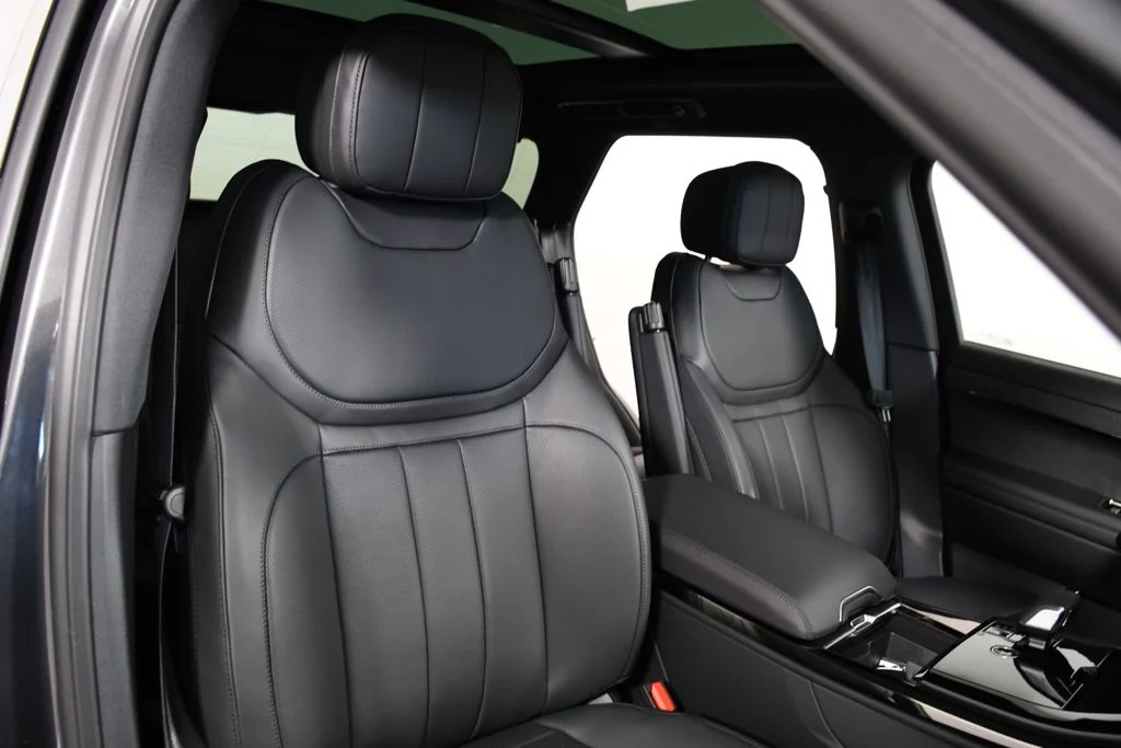 New 2026 Carpathian Gry Land Rover Dynamic SE image 19