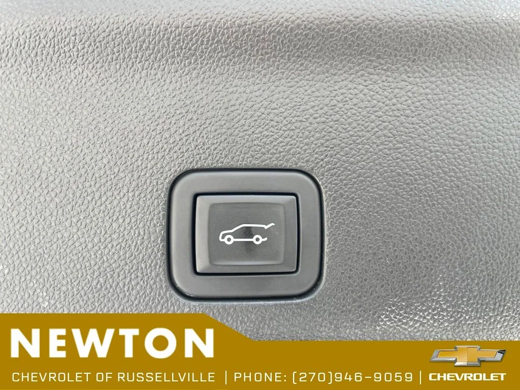 Used 2024 Pearl Chevrolet High Country image 46