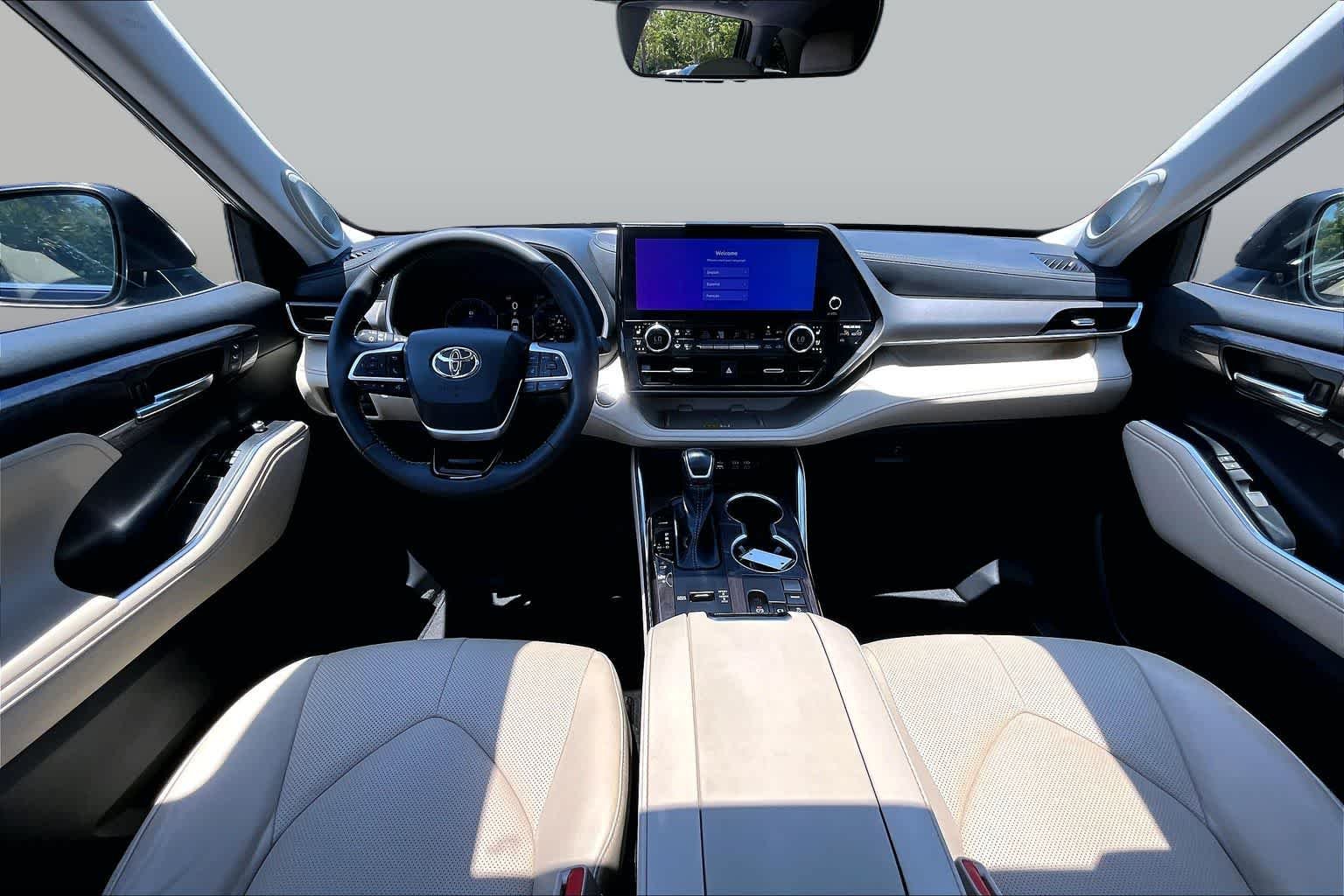 Used 2023 Blueprint Toyota Limited image 16