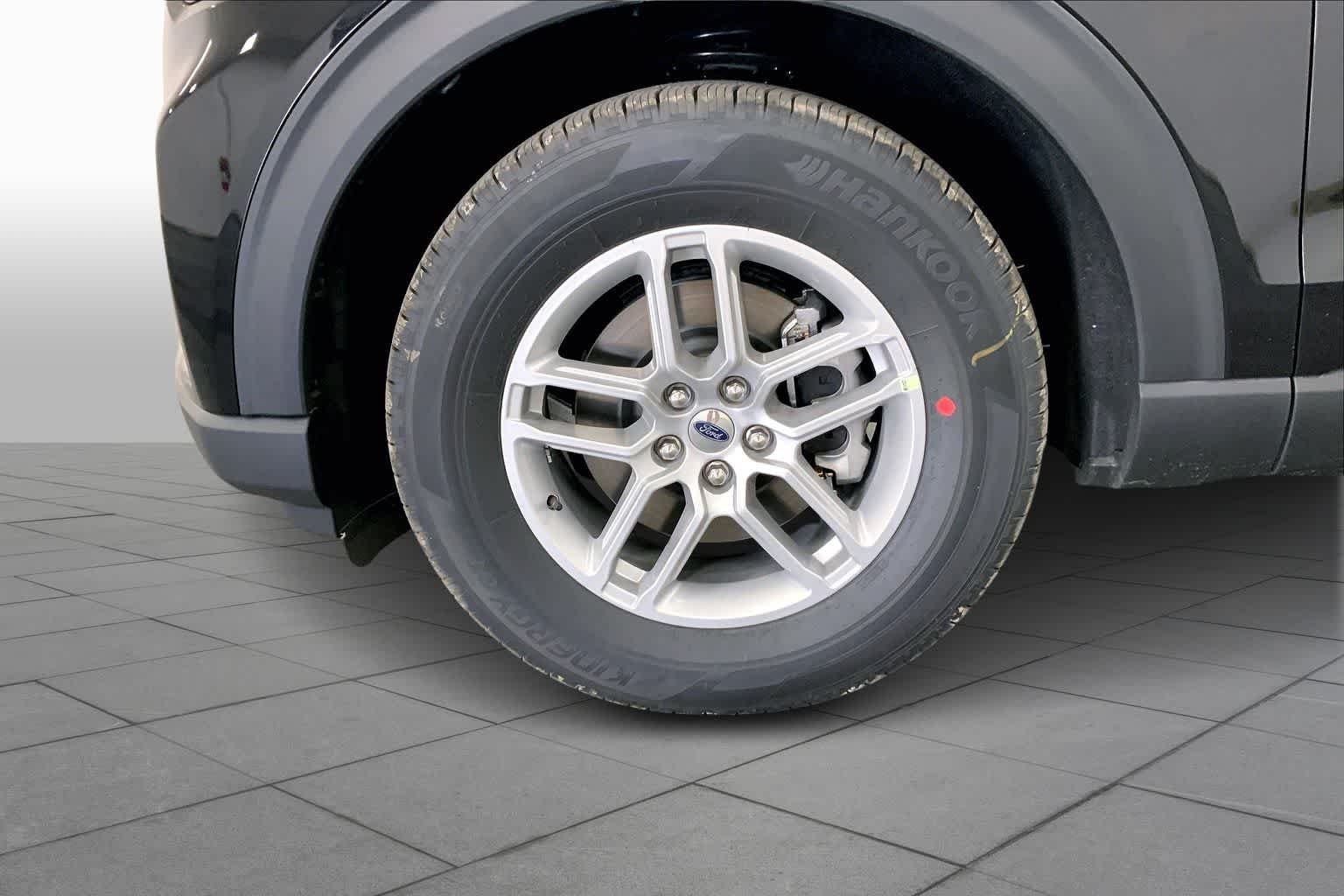 2026 Ford Explorer Active - Photo 9