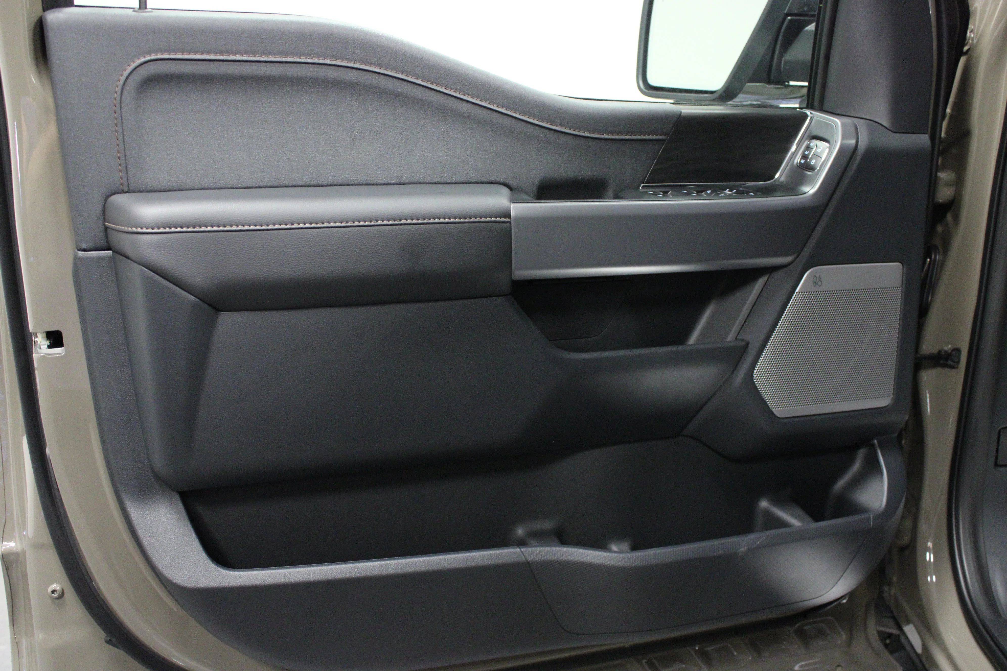 New 2026 Marsh Gray Ford Lariat® image 11