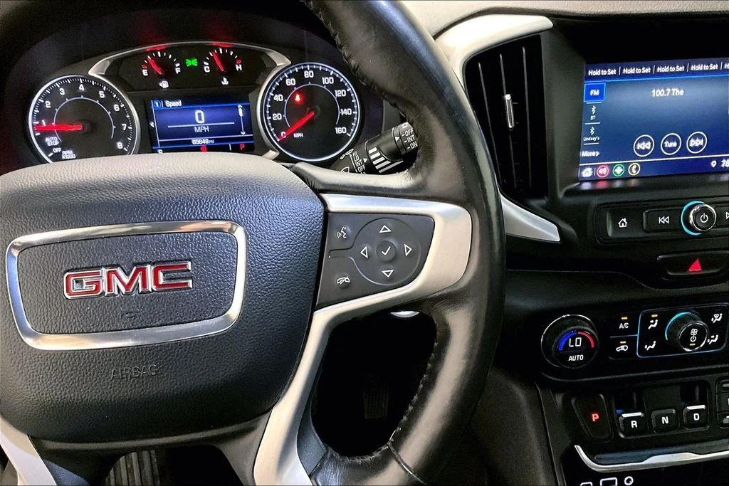 Used 2021 White GMC SLE image 12