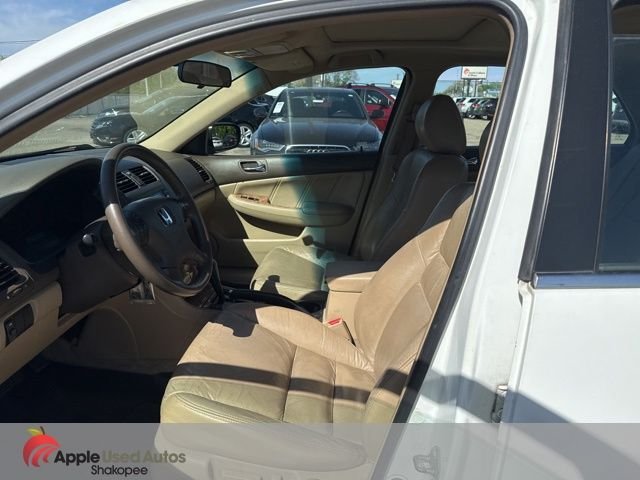 Used 2005 White Honda EX-L image 7