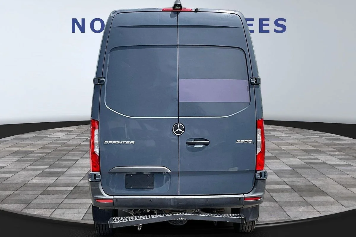 Used 2019  Mercedes-Benz High Roof V6 image 5