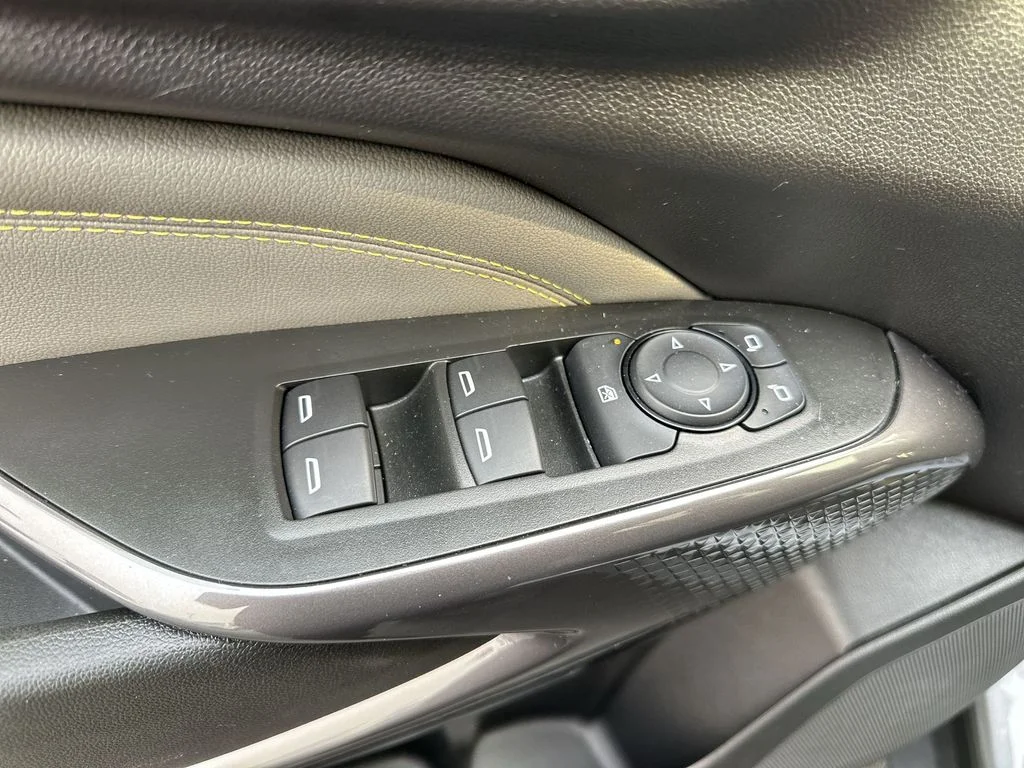 Used 2024 Gray Chevrolet ACTIV image 13