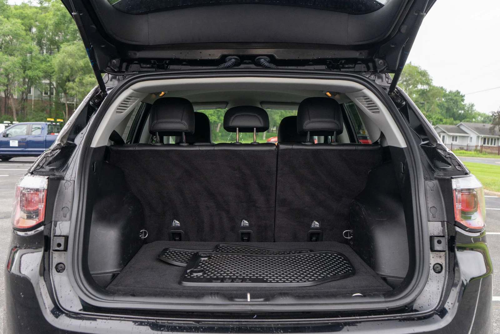 Used 2019 Diamond Black Crystal Pearlcoat Jeep Trailhawk image 9