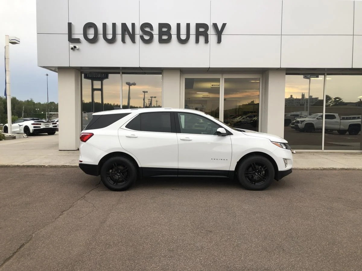 Used 2019 White Chevrolet AWD 4dr LT w/1LT image 2